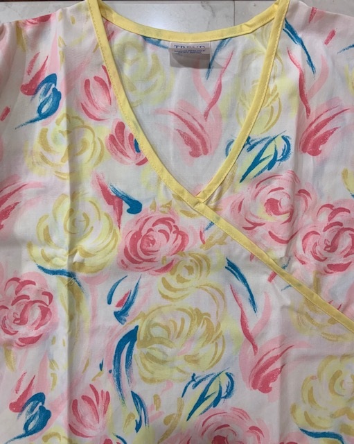 BET12820 - X-LARGE Yellow N Pink Flowers print scrubs